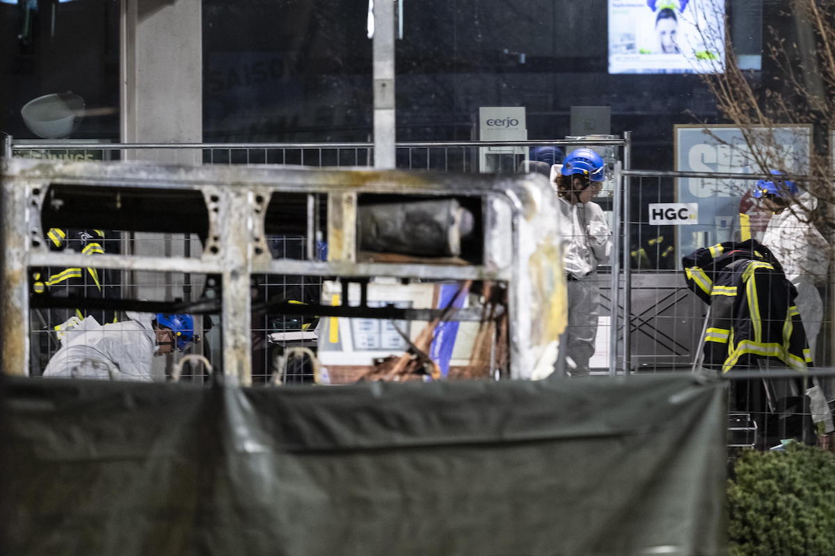 Sei persone sono morte nell’incendio di un autobus a Kerzers, in Svizzera