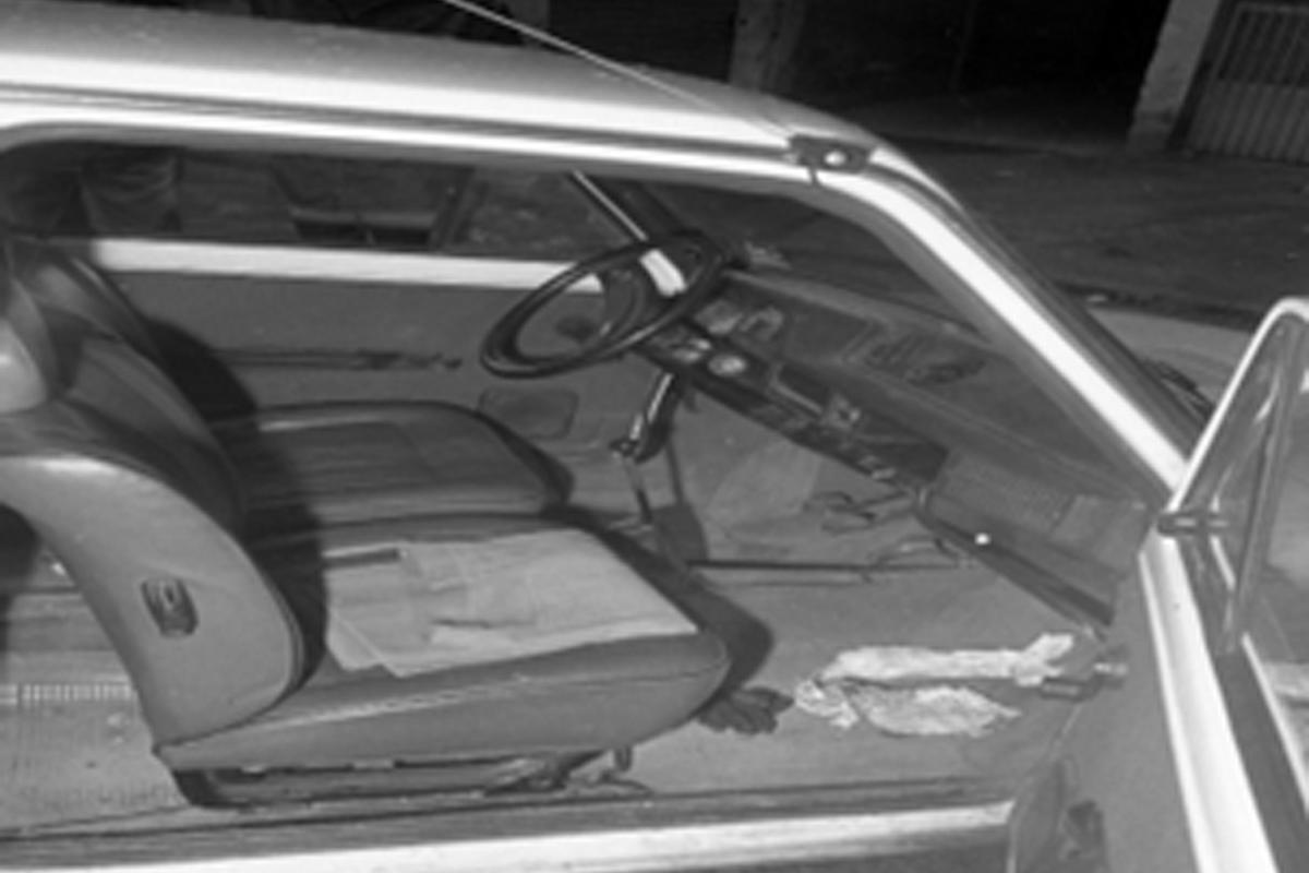 La macchina a bordo della quale fu ucciso Piersanti Mattarella il 6 gennaio 1980, a Palermo (Ansa)