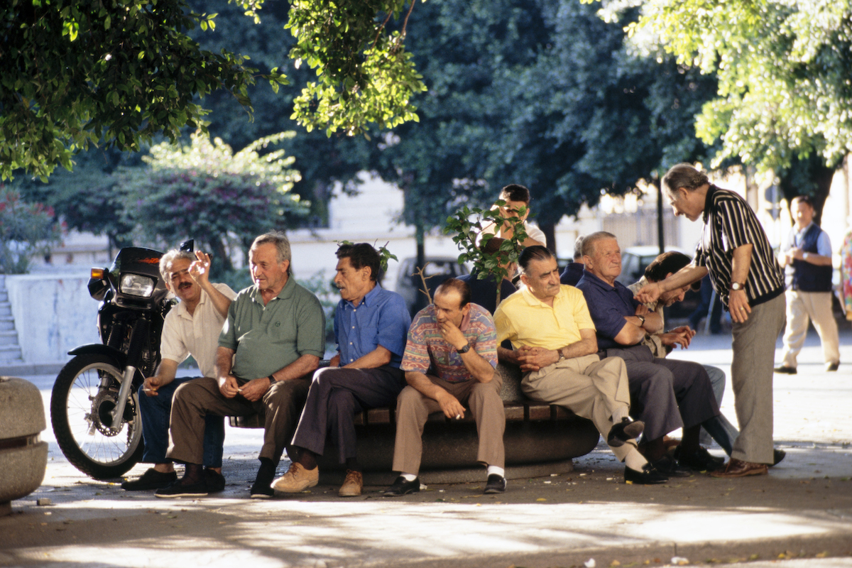 In guerra mandiamoci i vecchi