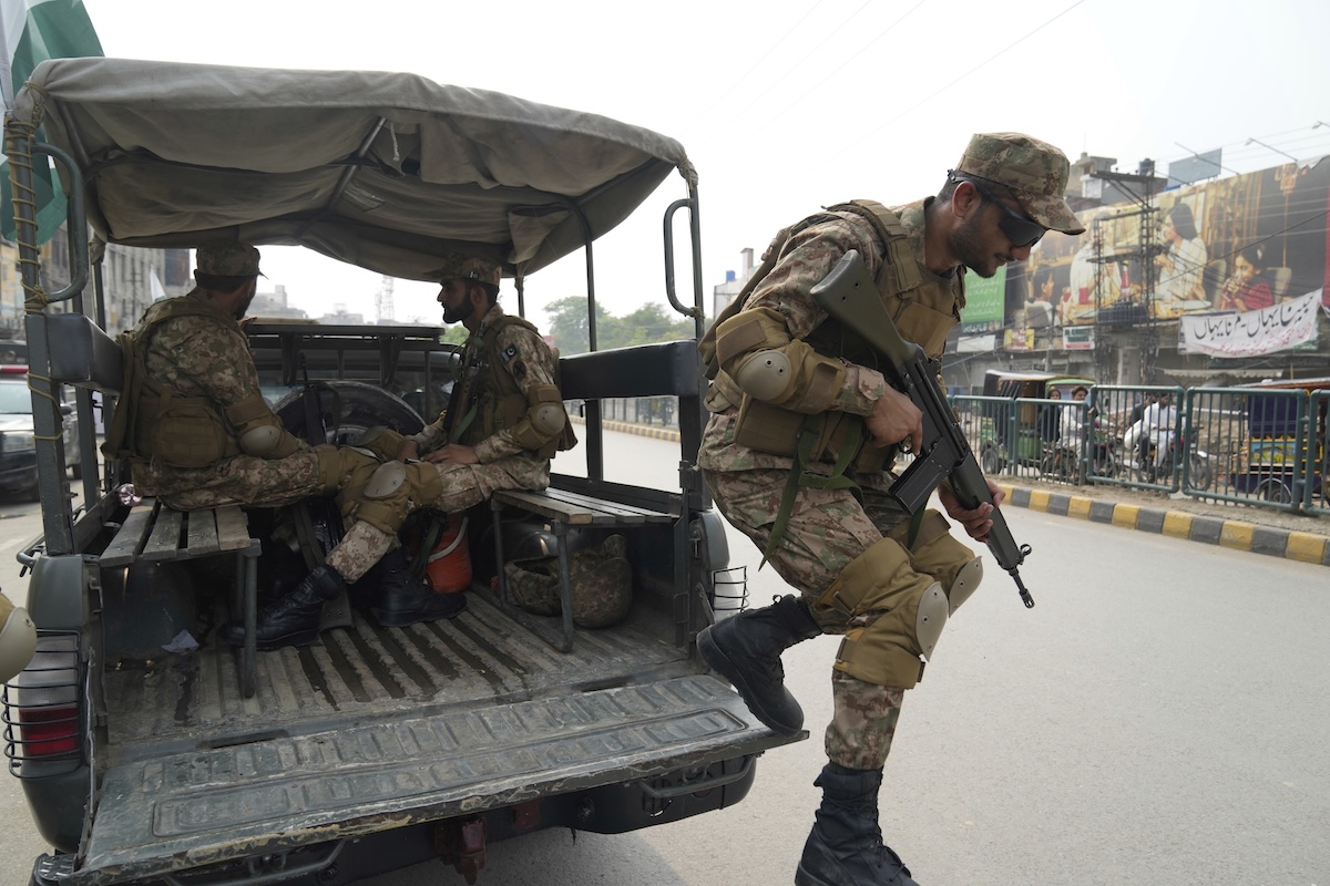 Il Pakistan ha bombardato di nuovo l’Afghanistan, uccidendo quattro persone