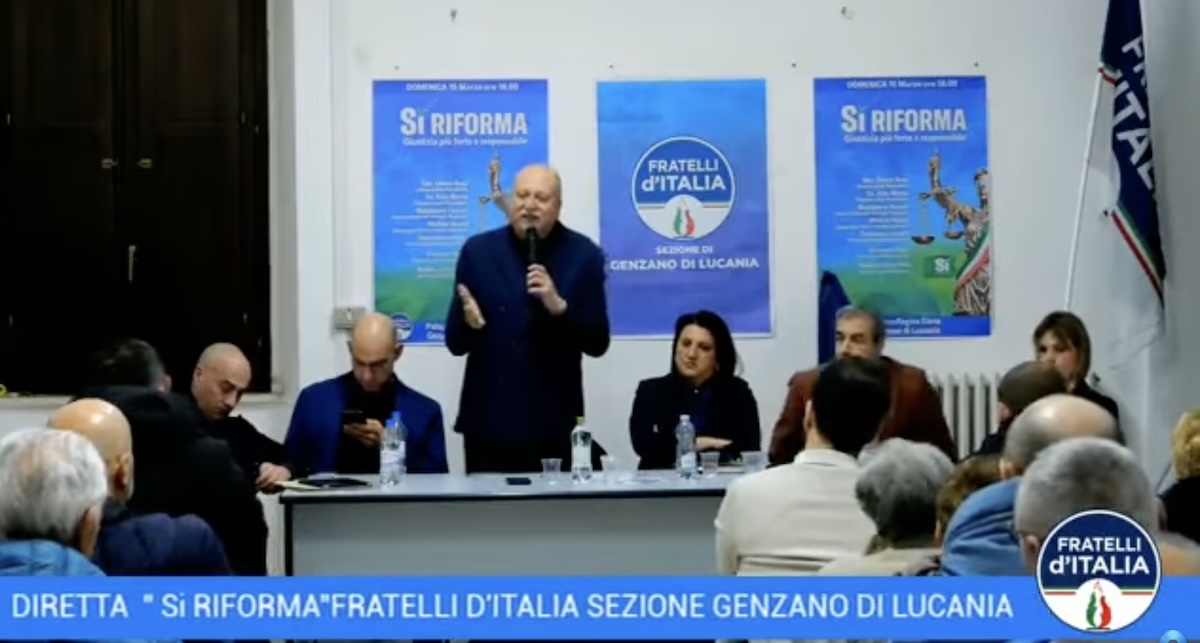 Un deputato di Fratelli d’Italia ha invitato a usare il «sistema clientelare» per convincere le persone a votare Sì al referendum