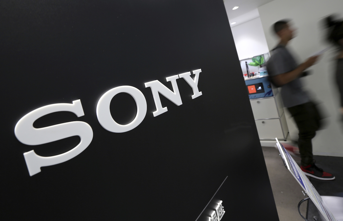 Sony Music ha chiesto la rimozione di oltre 135mila brani generati dall’intelligenza artificiale copiando i suoi artisti