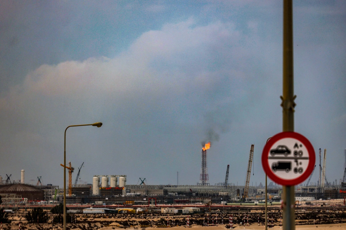 Una veduta degli impianti che lavorano il gas naturale a Ras Laffan, in Qatar, il 3 marzo