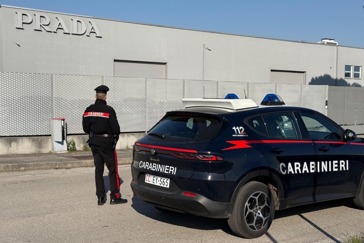 Sono state rubate scarpe per un valore di centinaia di migliaia di euro da uno stabilimento di Prada in Veneto