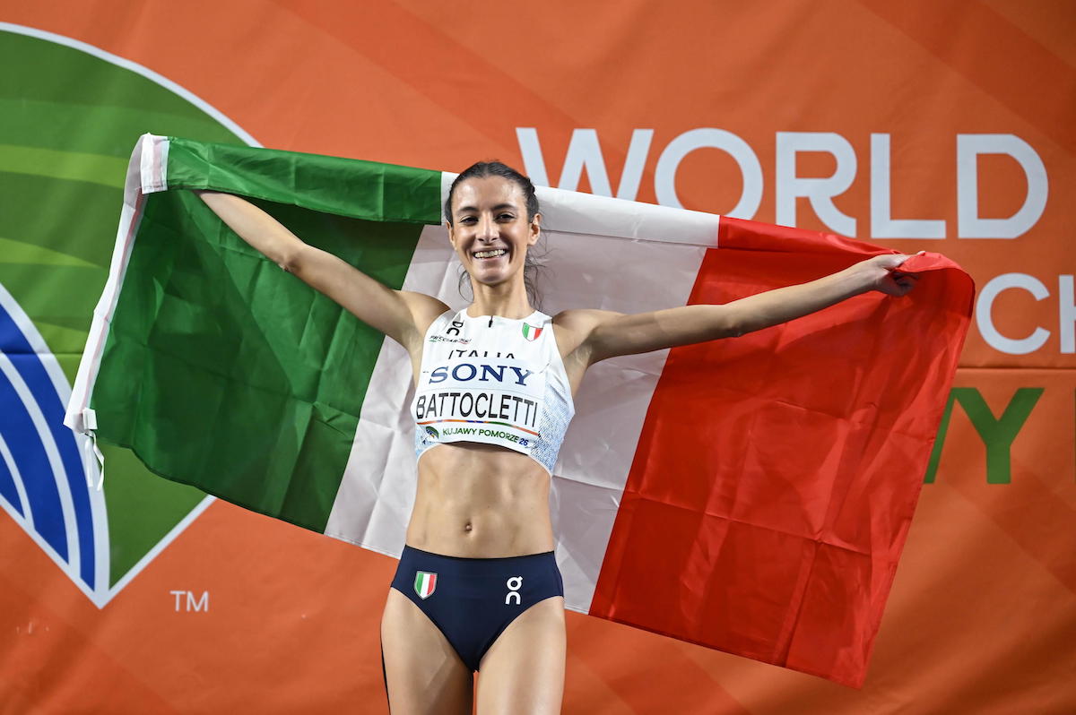 Nadia Battocletti ha vinto la medaglia d’oro nei 3000 metri ai Campionati del mondo di atletica leggera indoor
