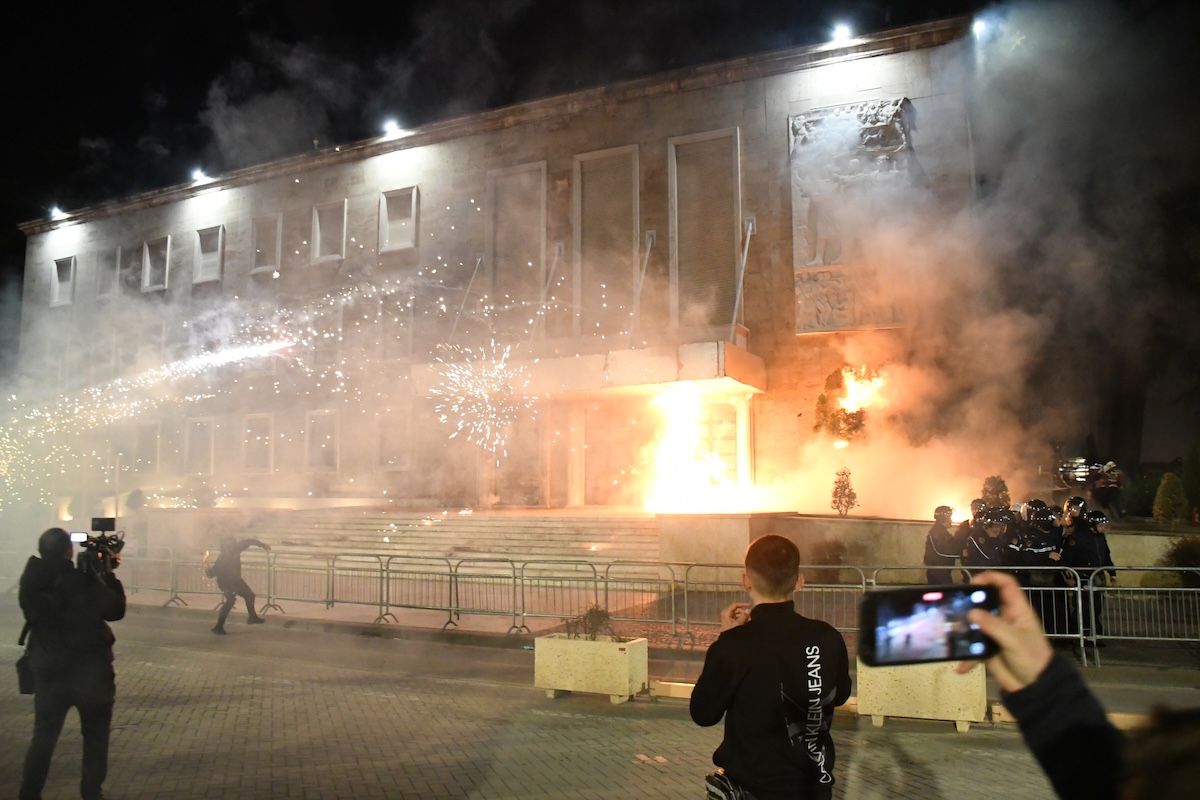 A Tirana, in Albania, ci sono state nuove proteste antigovernative