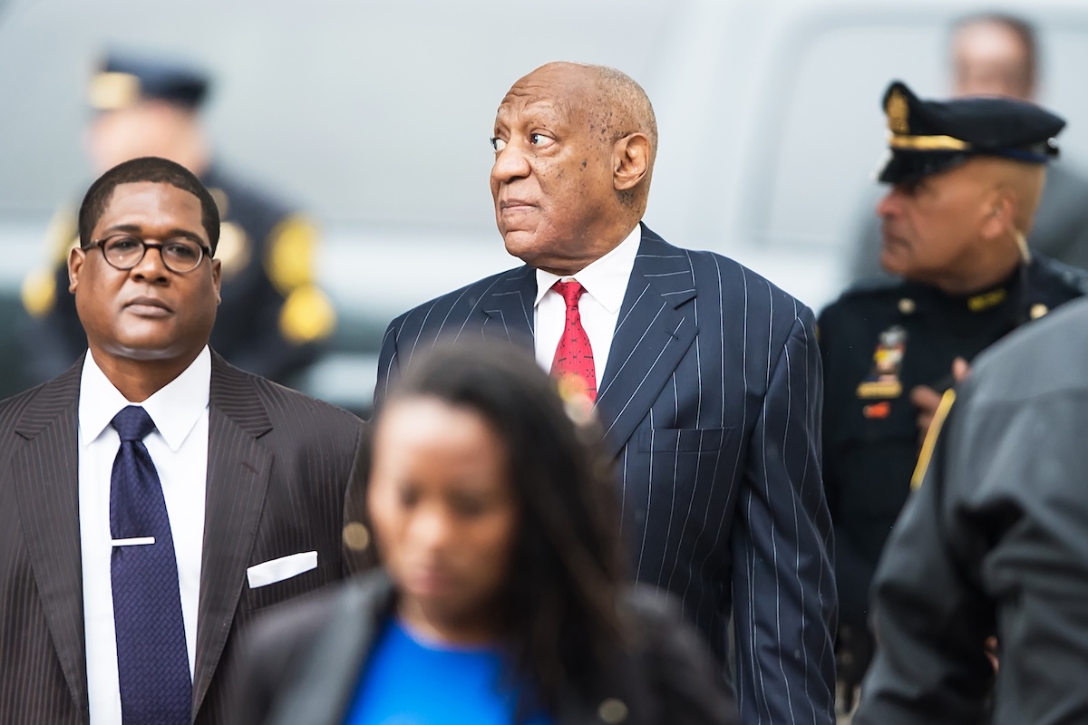 Bill Cosby dovrà pagare 19 milioni di dollari a una delle decine di donne che lo hanno accusato di violenze sessuali
