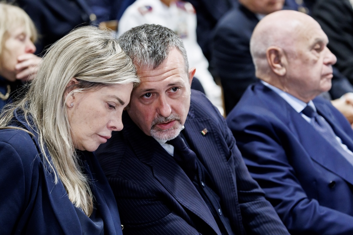 Andrea Delmastro e Giusi Bartolozzi si sono dimessi