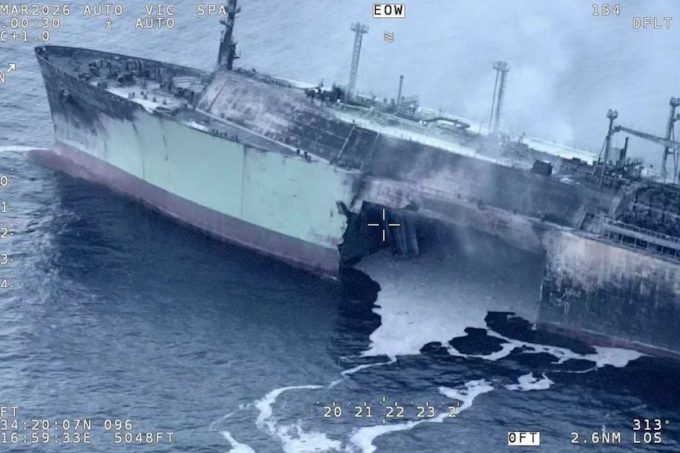 Le autorità libiche stanno rimorchiando la metaniera russa che era alla deriva nel Mediterraneo dall’inizio di marzo