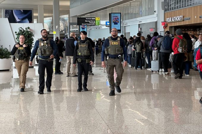 L’ICE ha cominciato a controllare documenti negli aeroporti statunitensi