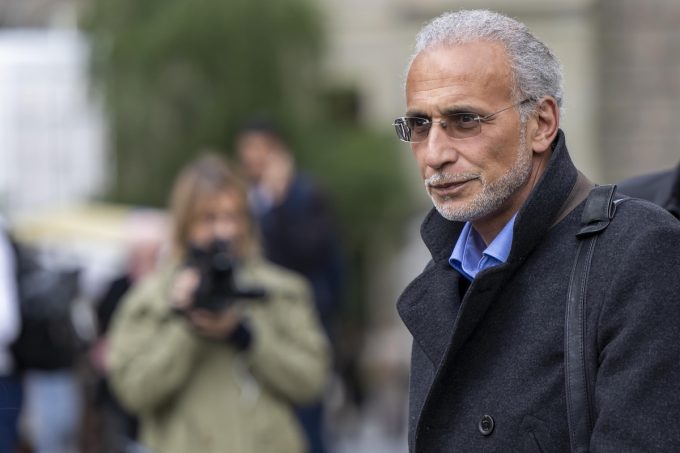 Il noto islamologo Tariq Ramadan è stato condannato a 18 anni di carcere in Francia per stupro