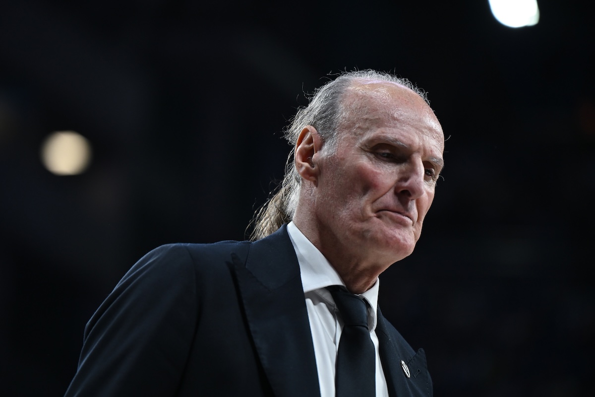 La Virtus Bologna ha esonerato il suo allenatore, Duško Ivanović