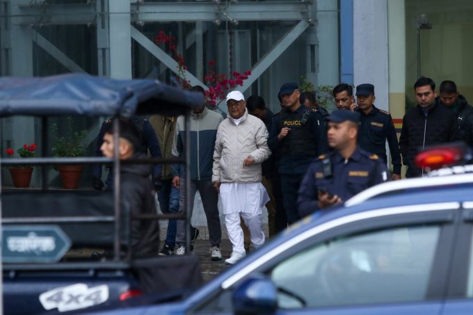 L’ex primo ministro del Nepal è stato arrestato per la violenta repressione delle proteste di settembre