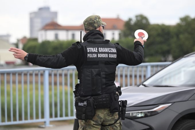 La Polonia ha esteso per la terza volta i controlli alle frontiere con Germania e Lituania