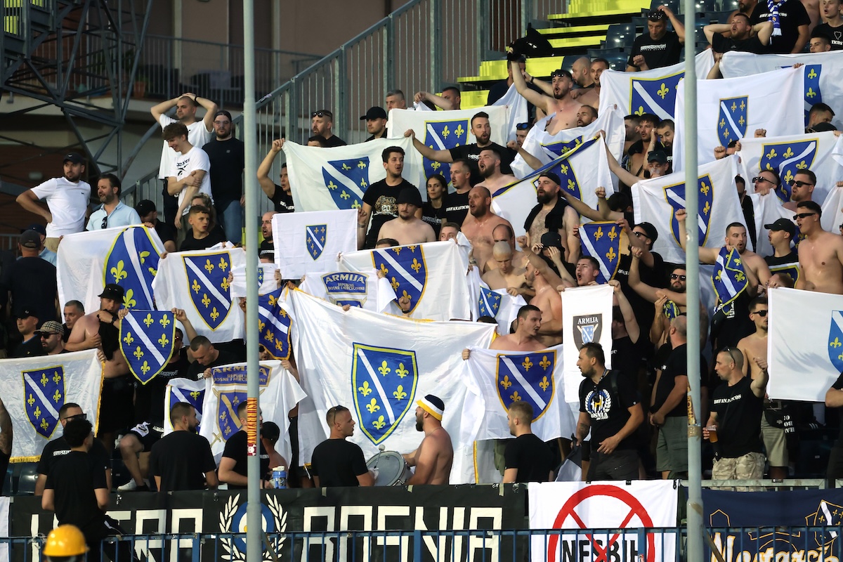 Tifosi bosniaci ad Empoli durante un'amichevole con l'Italia, il 9 giugno del 2024 (Getty Images/Jonathan Moscrop)