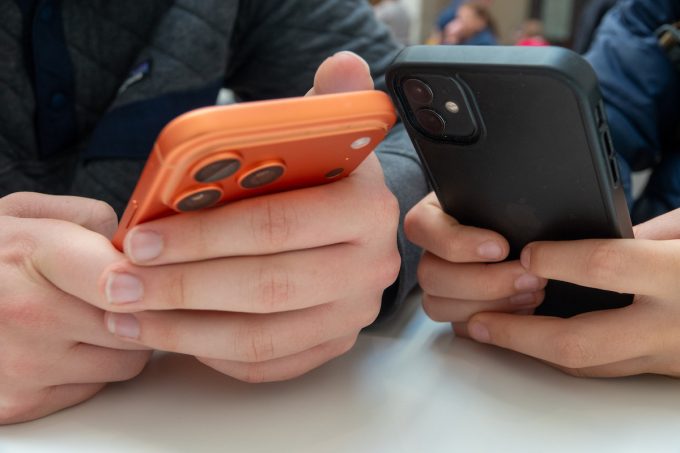 Instagram sta testando un abbonamento che consente di vedere le Storie in incognito