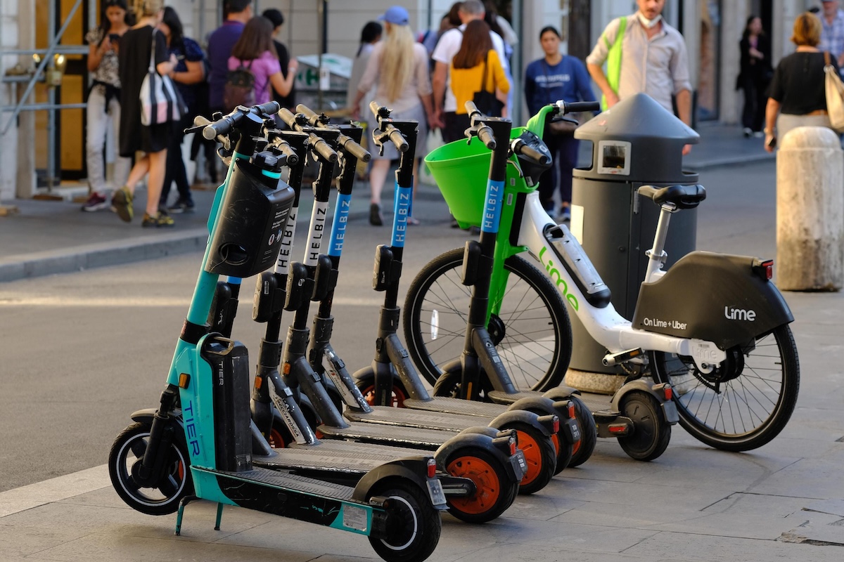 Da oggi a Firenze non ci sono più monopattini in sharing