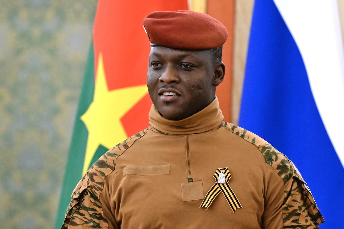 Il capo della giunta militare in Burkina Faso ha opinioni forti sulla democrazia