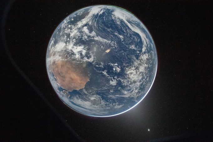 Le prime foto della Terra vista da Artemis II