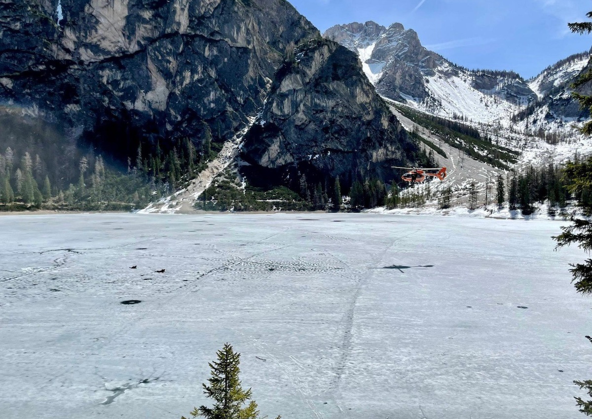 Il lago di Braies ghiacciato