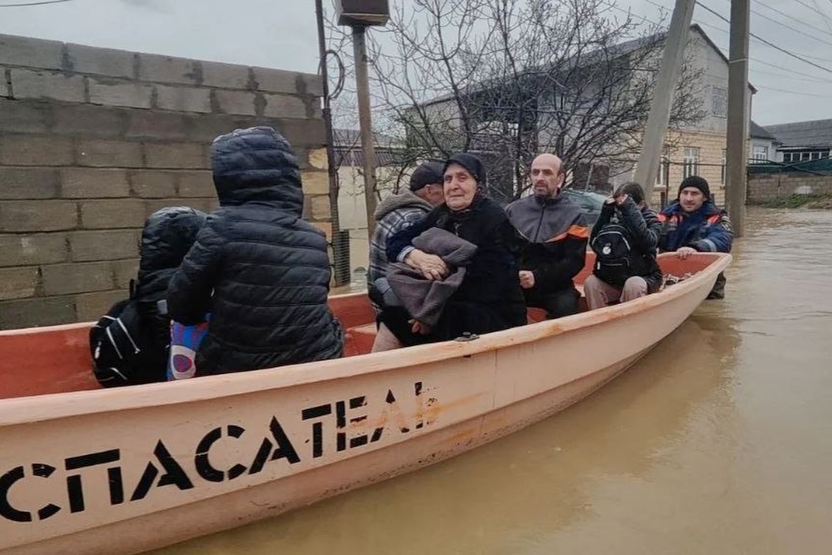 Almeno cinque persone sono morte a causa delle alluvioni in corso nel Daghestan, nel sudovest della Federazione russa
