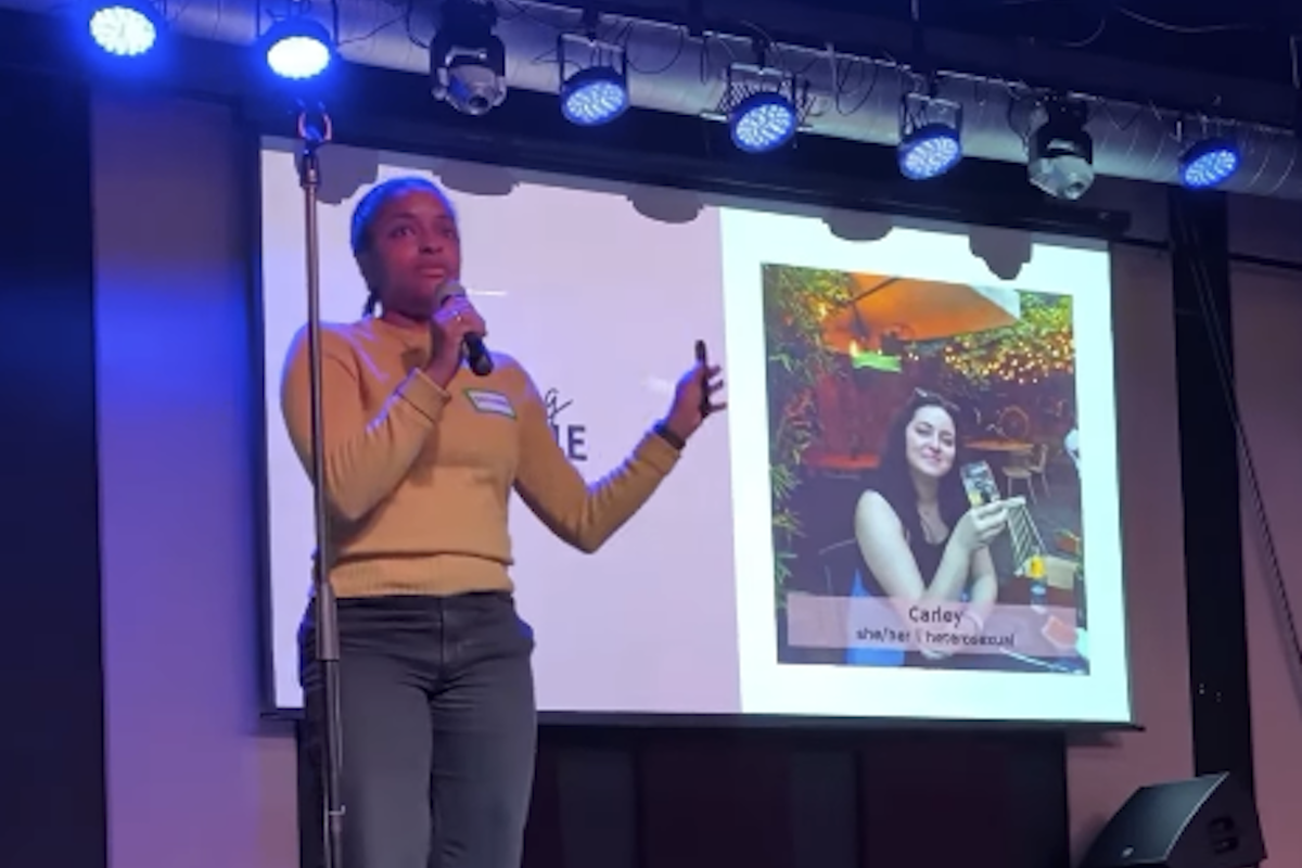 Le serate in cui si presentano gli amici single con delle slide