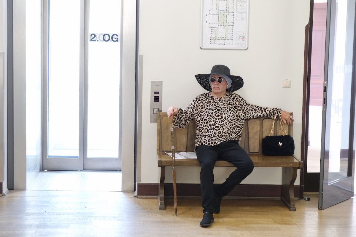 Sven Liebich fuori da un'aula di tribunale a Lipsia, 11 luglio 2025 (Sebastian Willnow/dpa via ANSA)