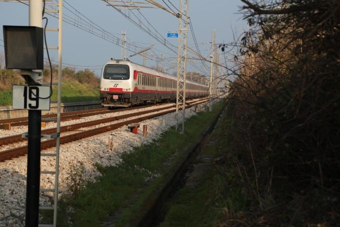 È stato riaperto il tratto di linea ferroviaria tra Pescara e Foggia chiuso per la frana di Petacciato