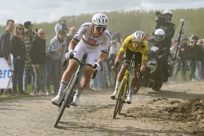 Wout Van Aert ha vinto la Parigi-Roubaix, Tadej Pogacar è arrivato secondo