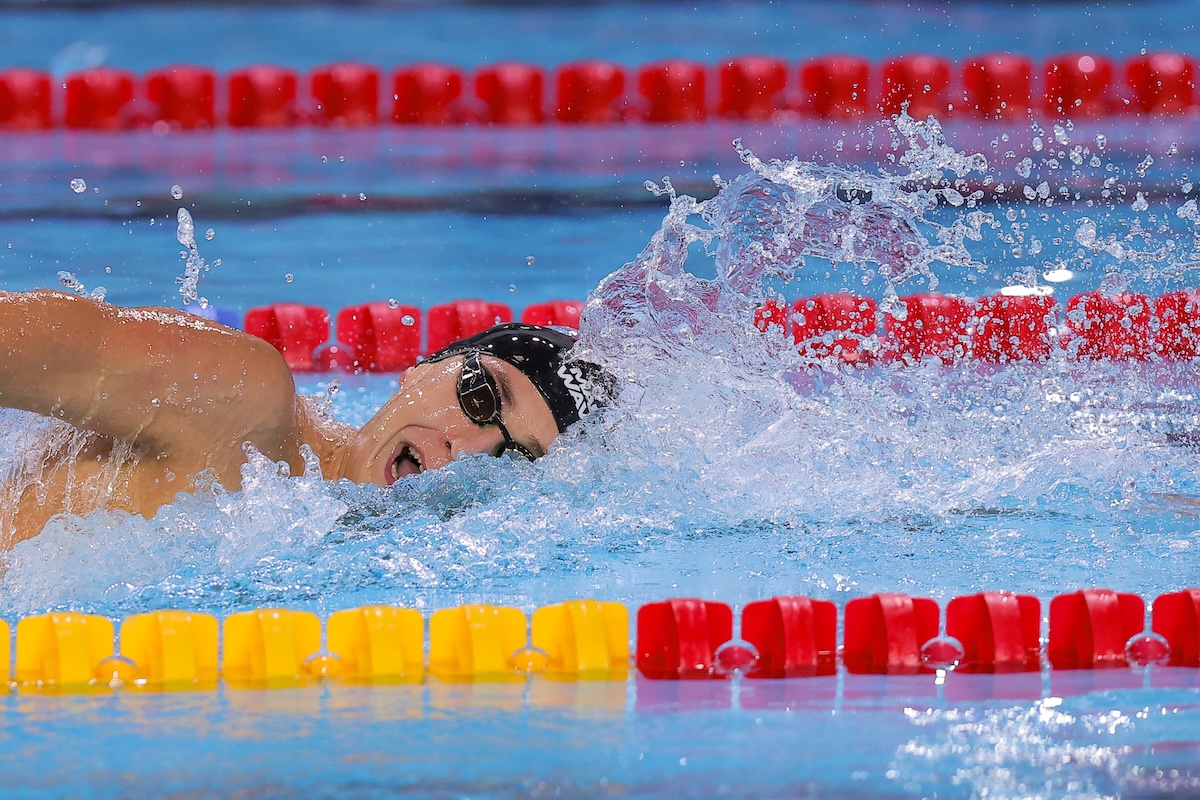 La federazione internazionale di nuoto permetterà di nuovo agli atleti russi e bielorussi di rappresentare il proprio paese nelle gare