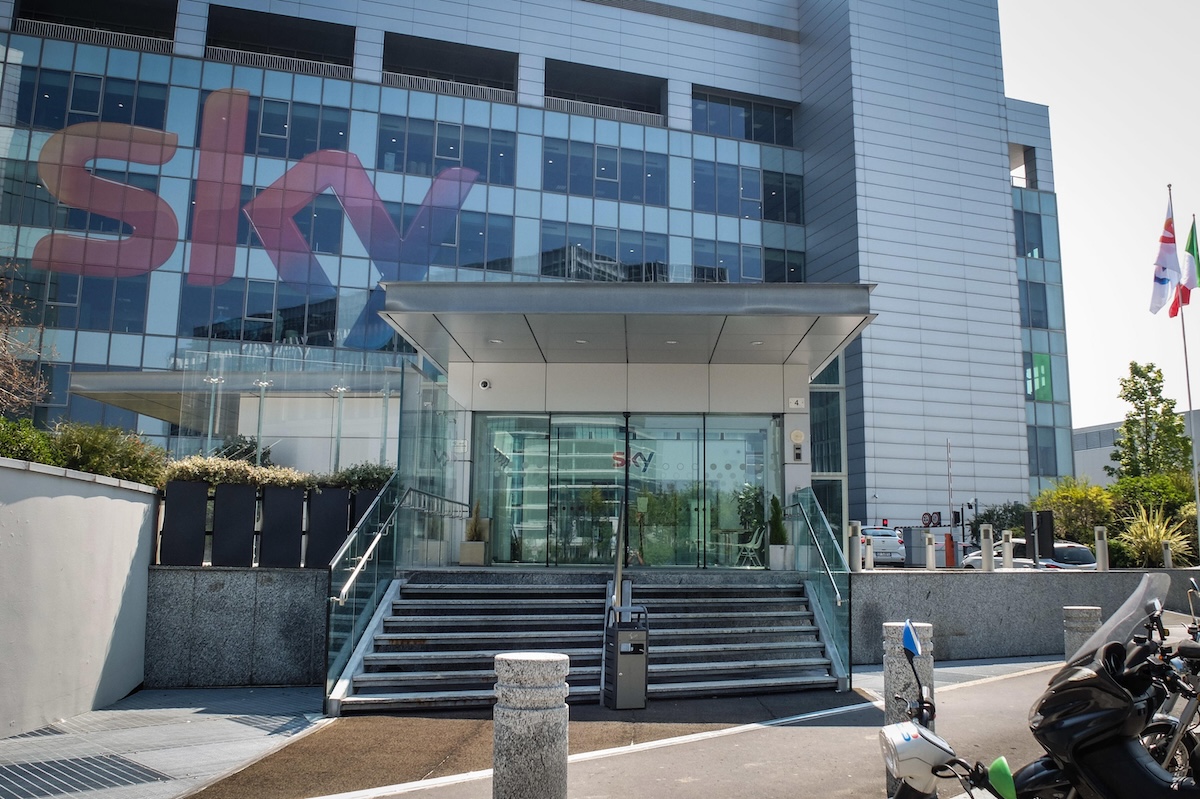 I due vigilanti accusati dell’omicidio di Giovanni Sala davanti alla sede di Sky a Milano nel 2023 sono stati assolti