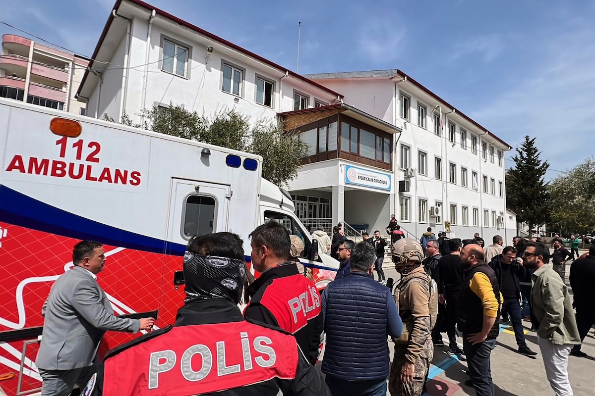 Almeno quattro persone sono state uccise in un attacco armato in una scuola in Turchia, il secondo in due giorni