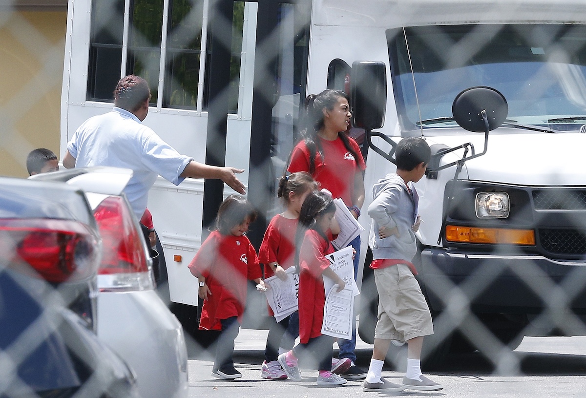 Donald Trump ha interrotto i finanziamenti a un ente di beneficenza cattolico a Miami che si occupa di migranti minorenni