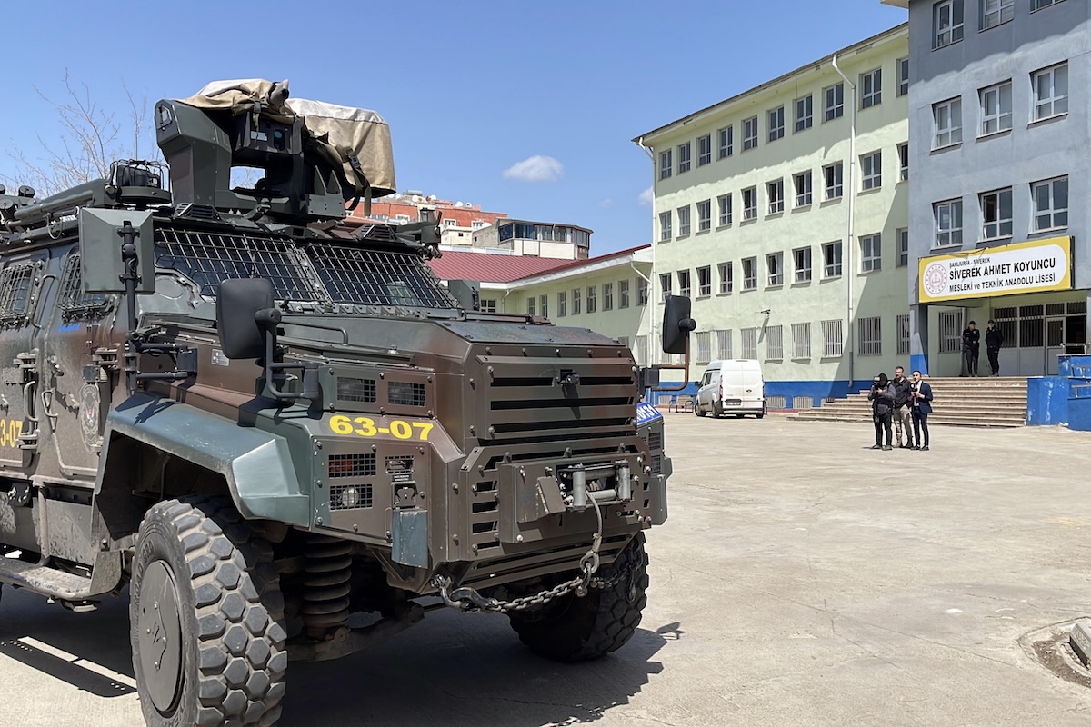 In Turchia sono state arrestate oltre 160 persone accusate di aver sostenuto gli attacchi compiuti in due scuole negli ultimi due giorni