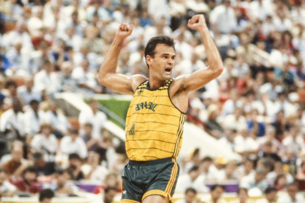 È morto a 68 anni Oscar Schmidt, che fu il più forte e importante giocatore di basket brasiliano