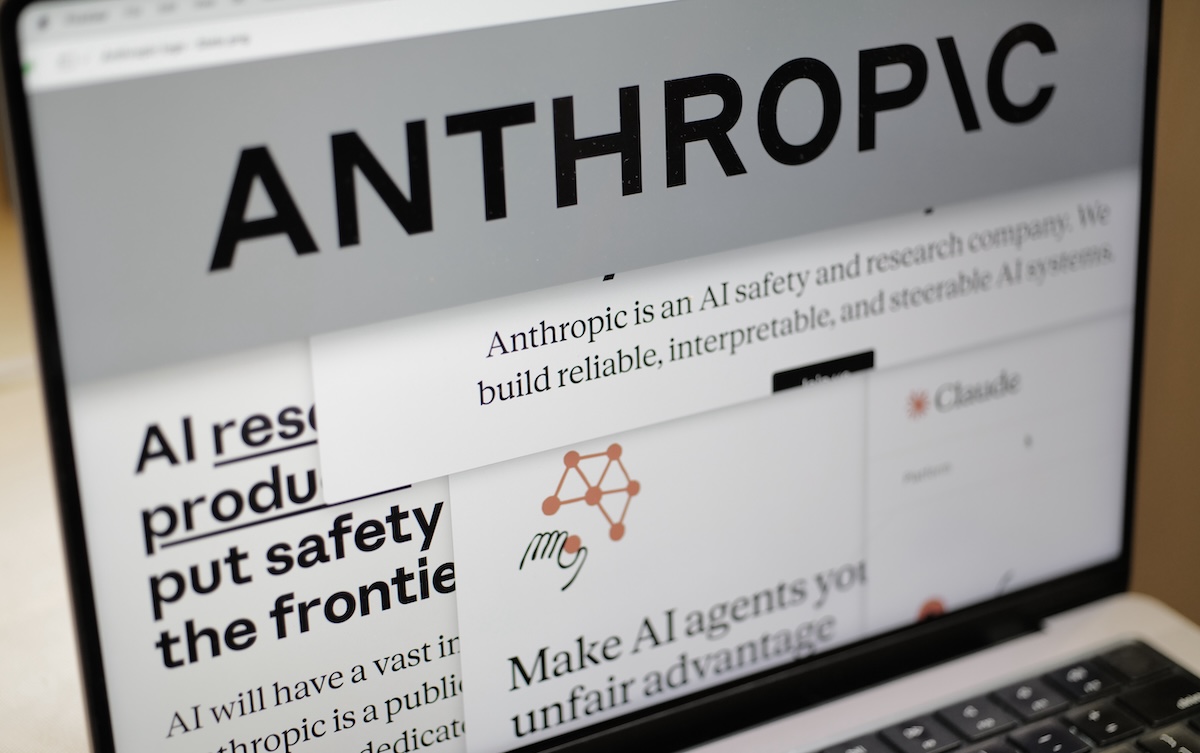 Un gruppo di utenti è riuscito ad accedere al nuovo potente modello AI di Anthropic prima che venisse messo in commercio