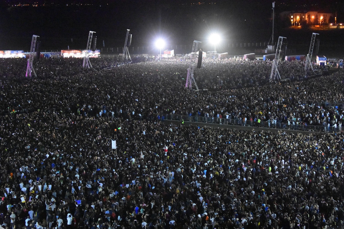 L’enorme festival dove dovrebbe suonare Kanye West è molto misterioso