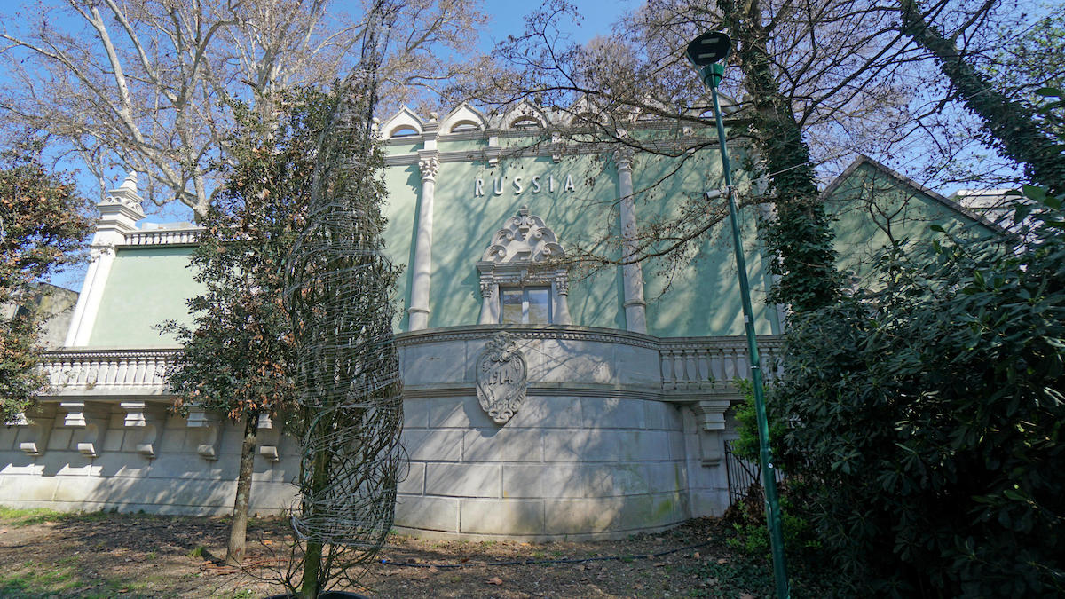 La giuria della Biennale Arte di Venezia ha detto che escluderà Israele e Russia dai premi