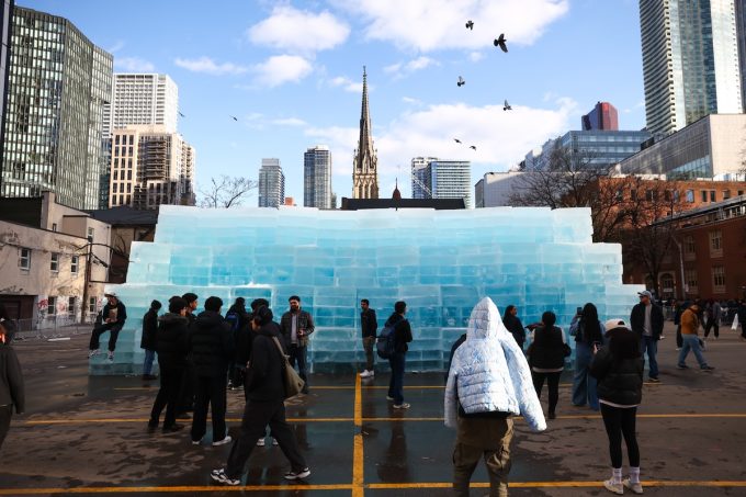 La promozione del nuovo disco di Drake ha portato un po’ di scompiglio a Toronto