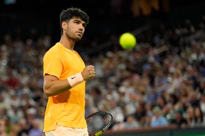Il tennista Carlos Alcaraz salterà il Roland Garros e gli Internazionali d’Italia per un infortunio