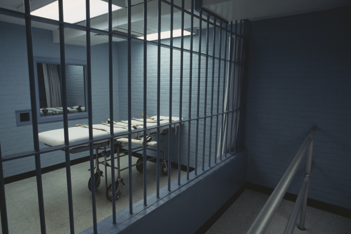 L’amministrazione Trump ha annunciato che aumenterà i metodi consentiti per l’uccisione dei condannati a morte 