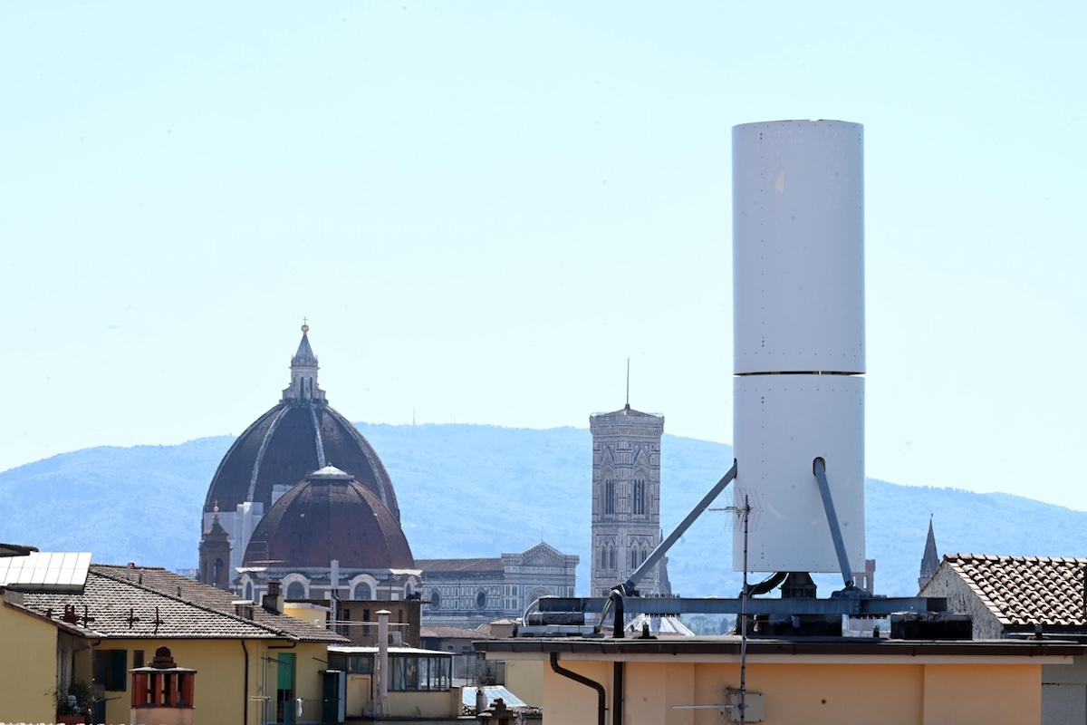 Questa grossa antenna rovina il panorama di Firenze?
