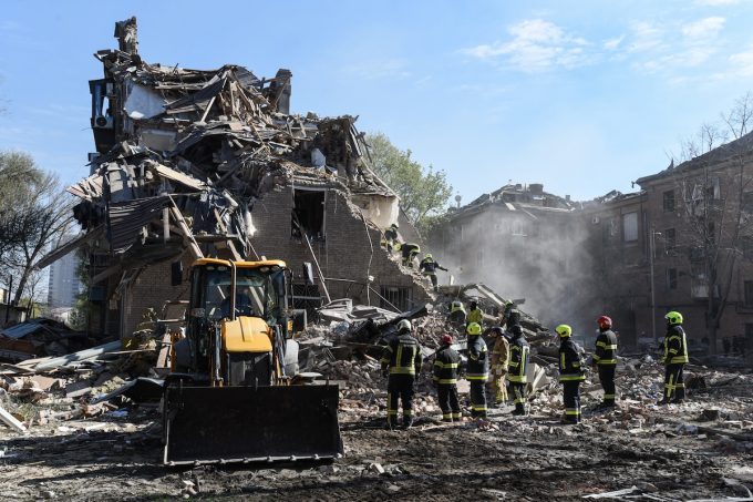 I bombardamenti russi hanno ucciso 6 persone in Ucraina: la città più colpita è stata Dnipro