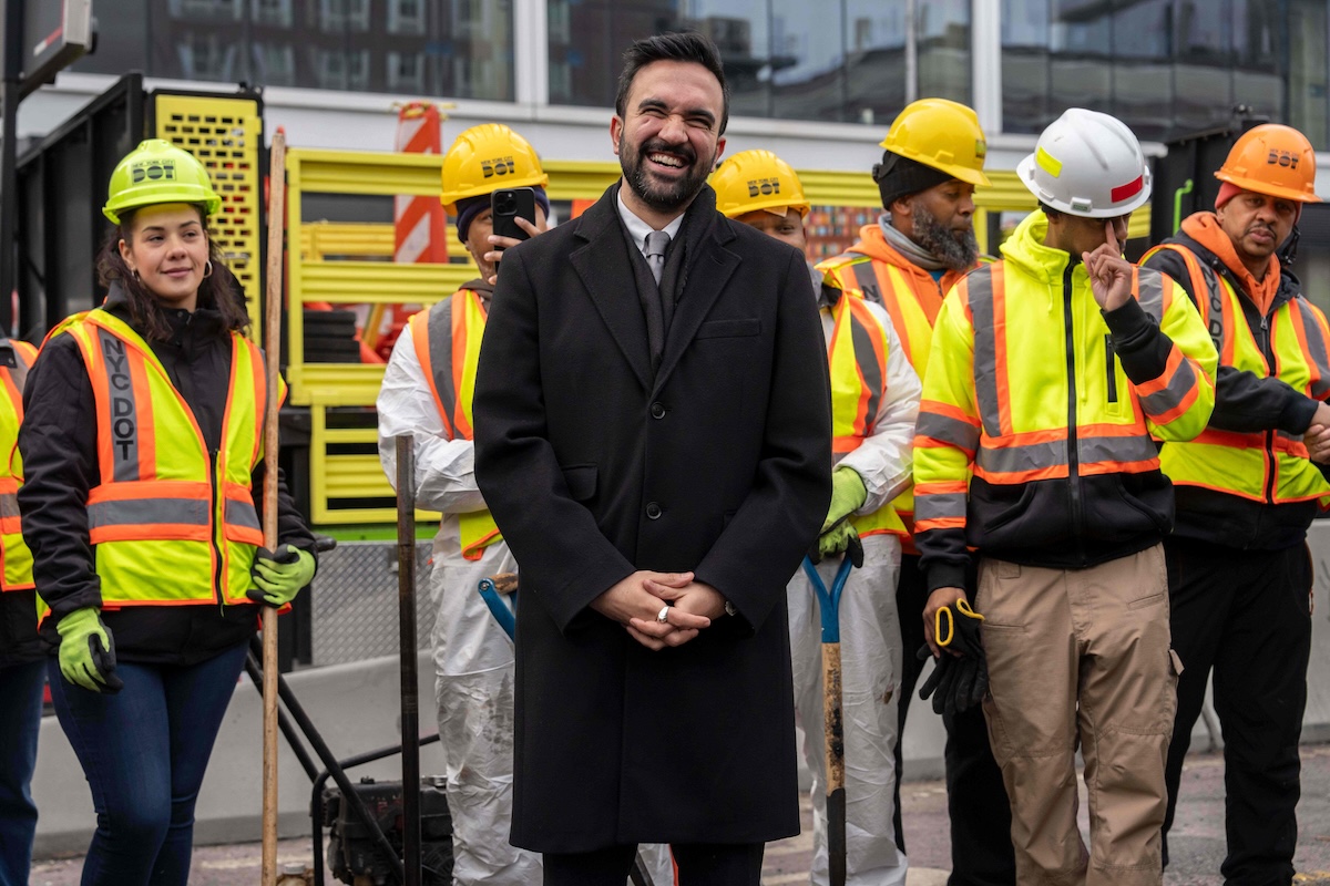 E quindi come se la sta cavando Mamdani?