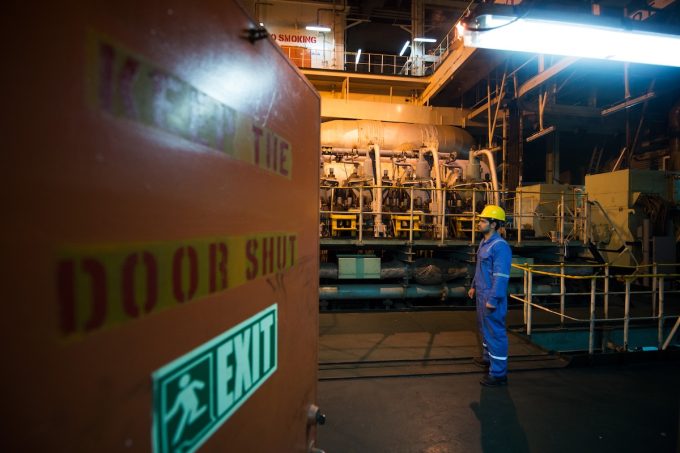 L’Iran non sa più dove mettere il petrolio