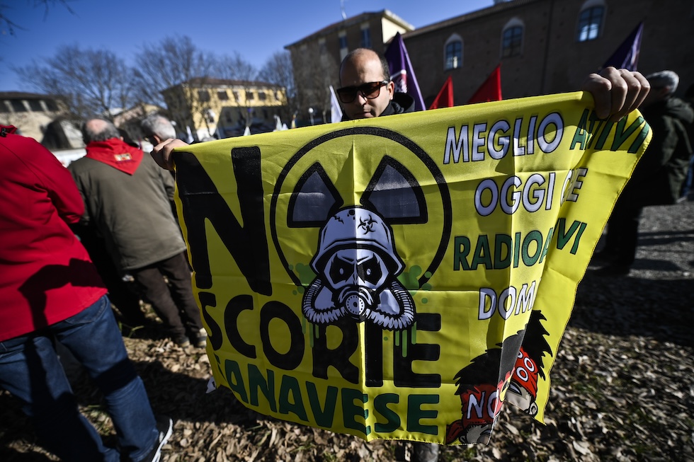 Una protesta del 2024 contro la possibile costruzione del deposito nazionale a Trino Vercellese, in Piemonte