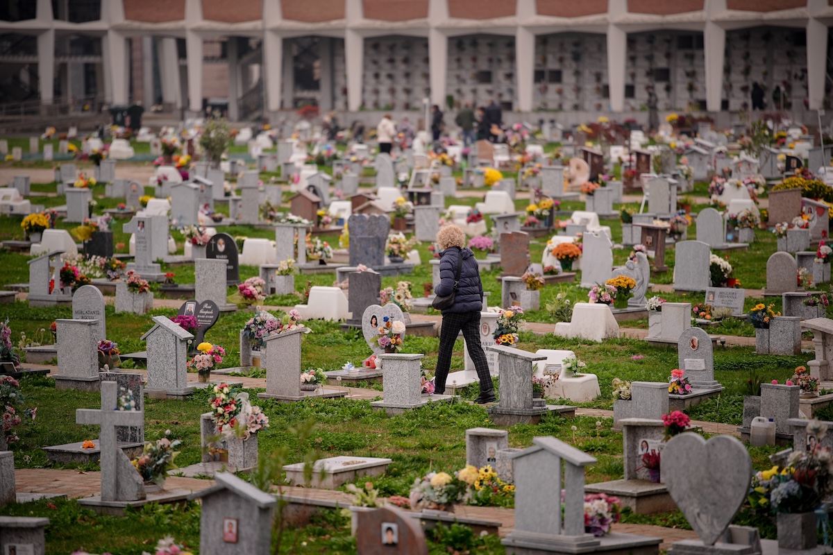 Le cremazioni stanno mandando in crisi i cimiteri italiani