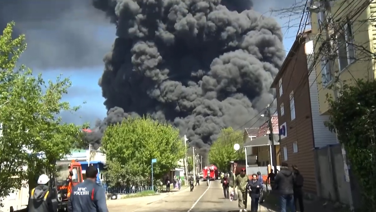 In Russia la città di Tuapse è in stato di emergenza a causa di un attacco ucraino alla sua raffineria