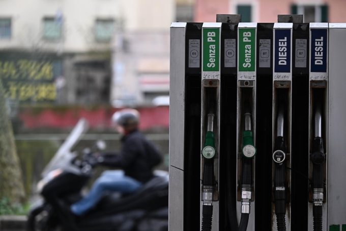 Il governo ha prorogato la riduzione delle accise per altre tre settimane