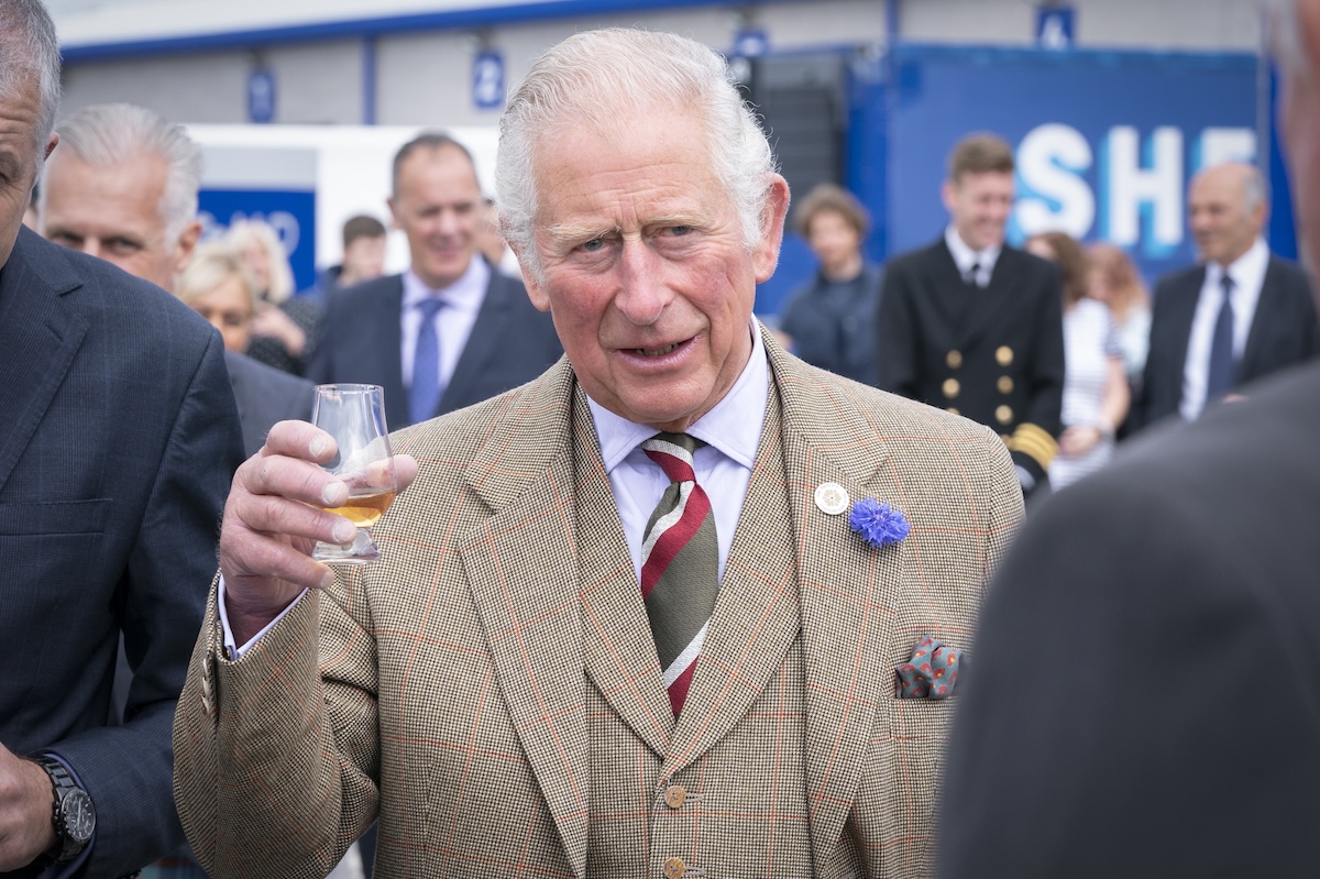 Trump toglierà i dazi sul whisky scozzese, convinto dalla visita di re Carlo III negli Stati Uniti